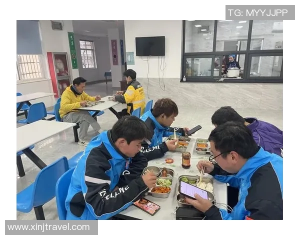 足球明星专属食堂揭秘：你不知道的豪华餐饮与幕后故事