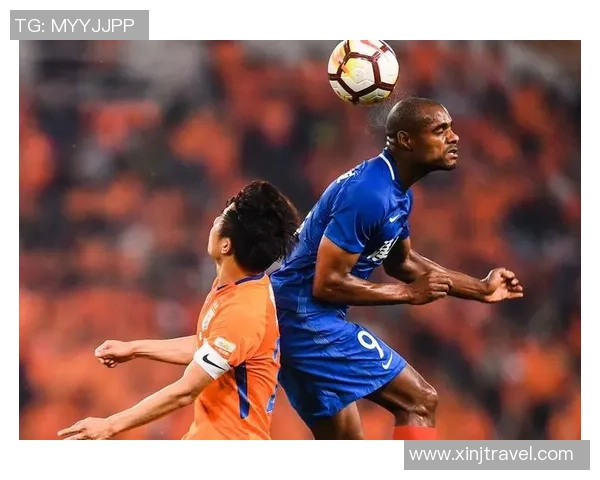 汪峰与足球巨星亲密合影 引发球迷热议深度交流瞬间曝光